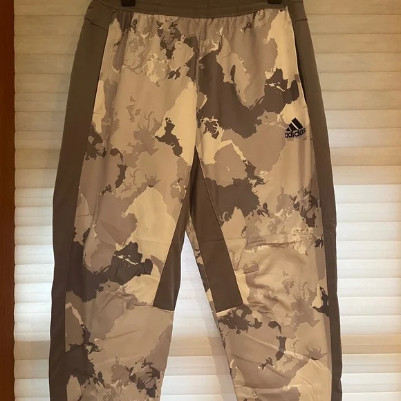 Adidas Continent Camo City Cropped 3/4 Pant Men’s L - Picture 1 of 4